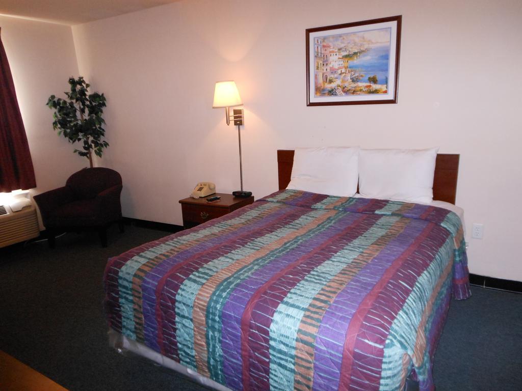 Intown Suites Extended Stay Select Hampton Va Zimmer foto